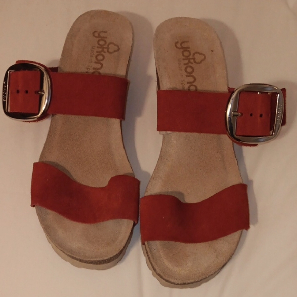 VIBRANT RED SANDALS WITH WIDE STRAPS & SILVER BUCKLES